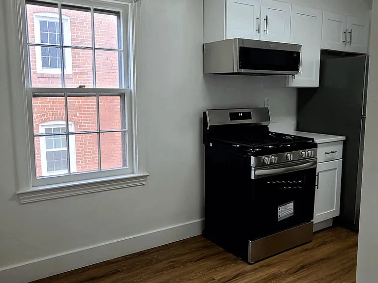 Kitchen (1 of 3)