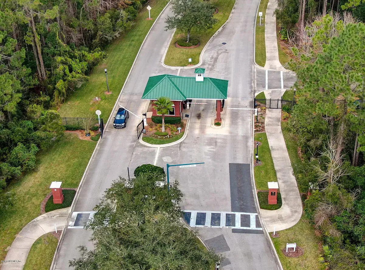 Gated Entrance - 1400 W Chinaberry Ct