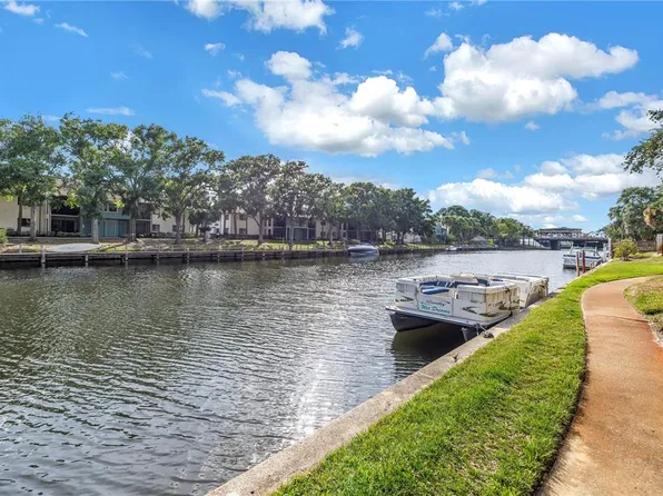 6309 Newtown Cir #9B2, Tampa, FL 33615