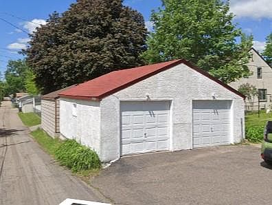 3rd image of 1854 Hyacinth Ave E