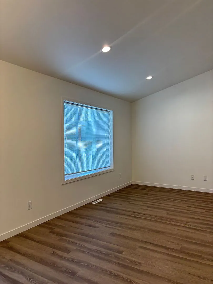3 Bedroom 3 Bathroom Townhomes — Photo 2