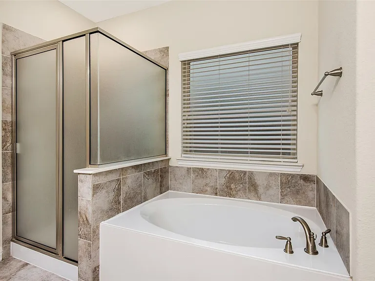 10823 Paula Bluff Ln — Photo 23