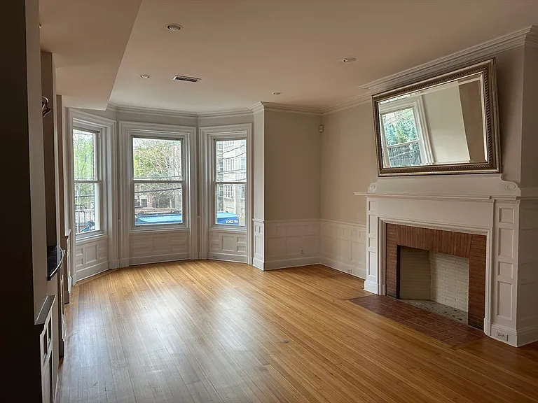 1757 Beacon St #1A — Photo 2