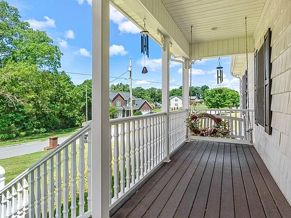 4th image of 4932 Cedar Cove Dr