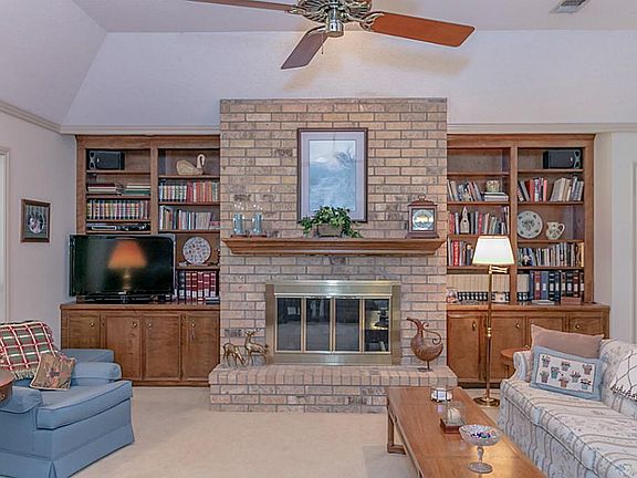 5th image of 109 Brookhollow Dr