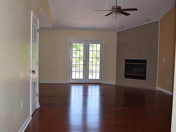 2nd image of 4786 Shoal Lake Cir