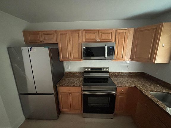 4th image of 2147 Sibley Ave