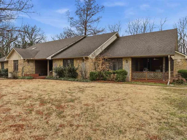 80 Elmwood Ave, Ponca City, OK 74601