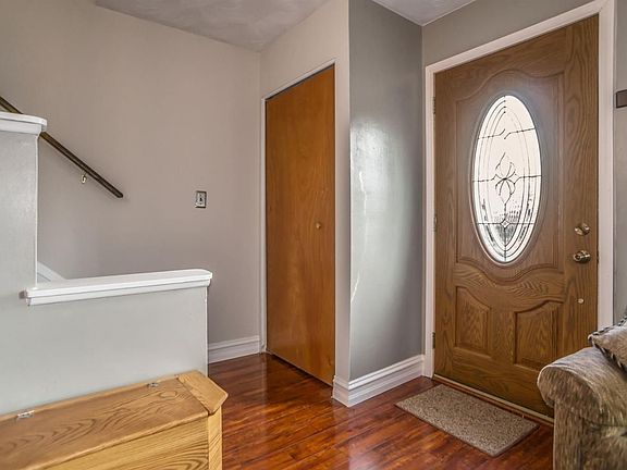 3rd image of 8887 Nottingham Dr