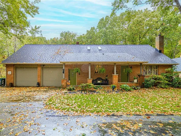 7384 Poore Rd, Conneaut, OH 44030