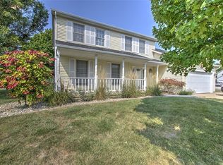 50 Country Club Ests, Sullivan, IL 61951