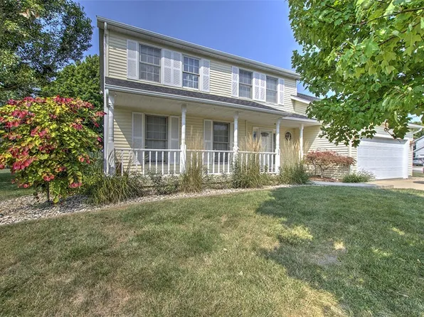 50 Country Club Ests, Sullivan, IL 61951