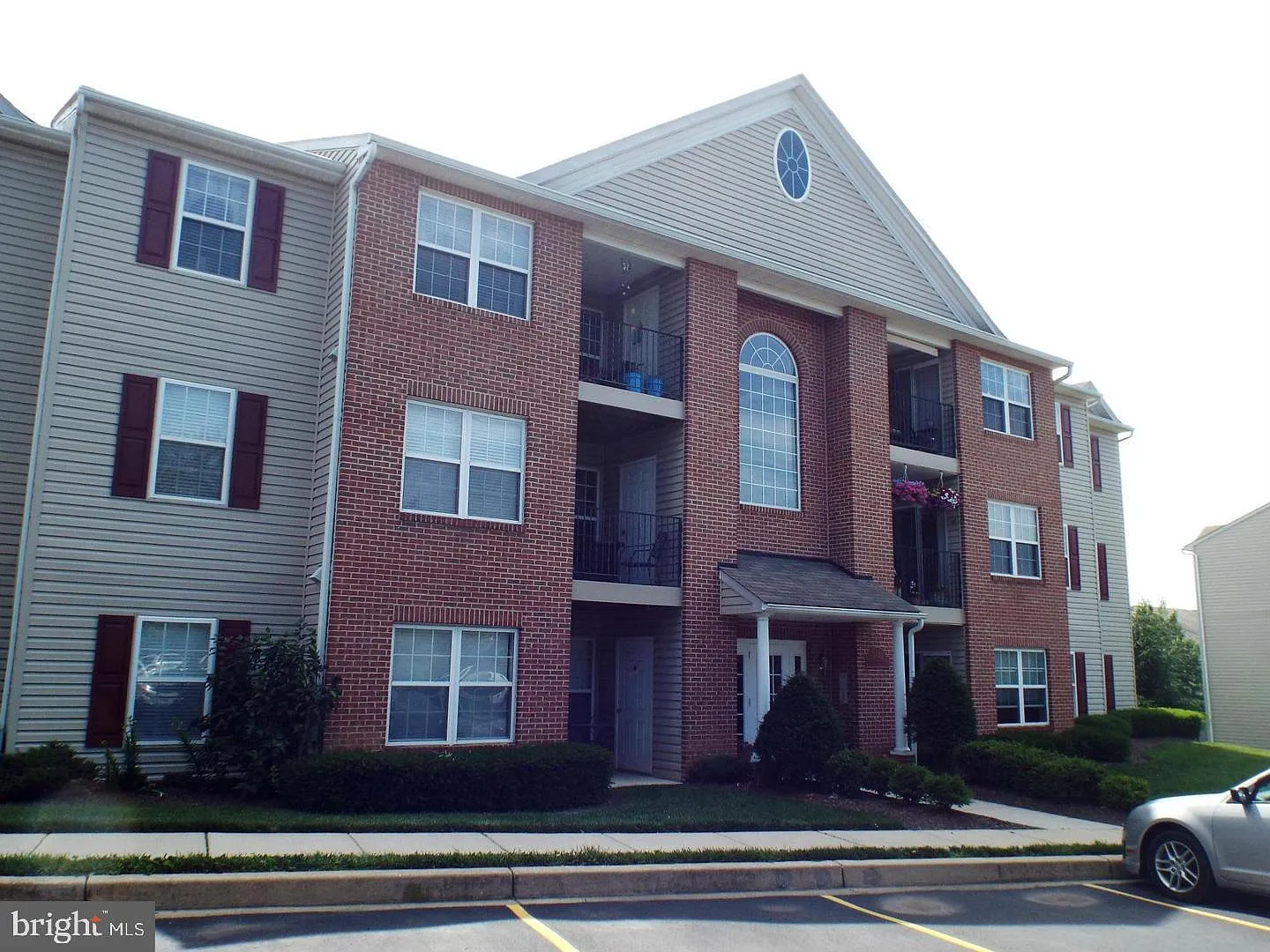 3840 Normandy Dr APT 1B photo 1