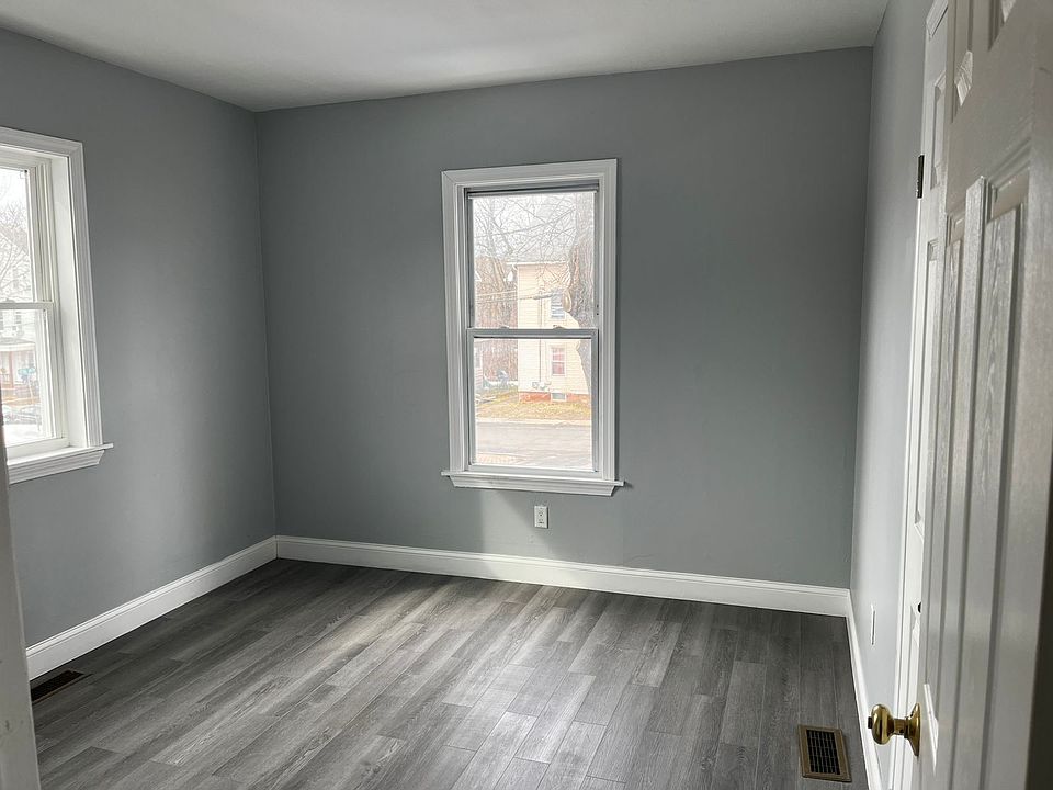 1st image of 20 Prospect St #1