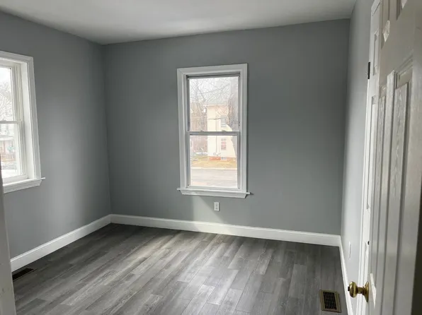 20 Prospect St #1, Enfield, CT 06082