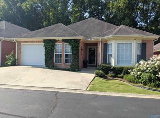 110 Windemere Dr, Rainbow City, AL 35906