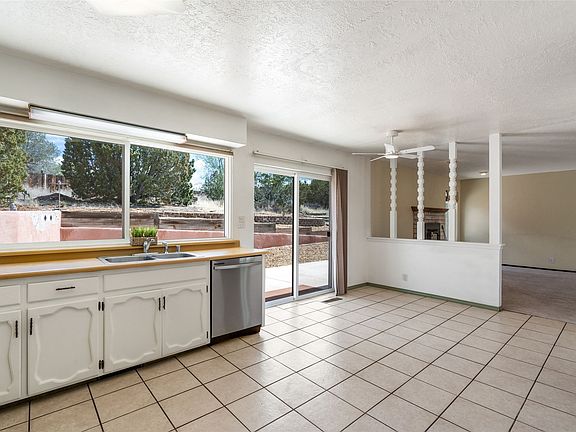 5th image of 2211 Portavela St