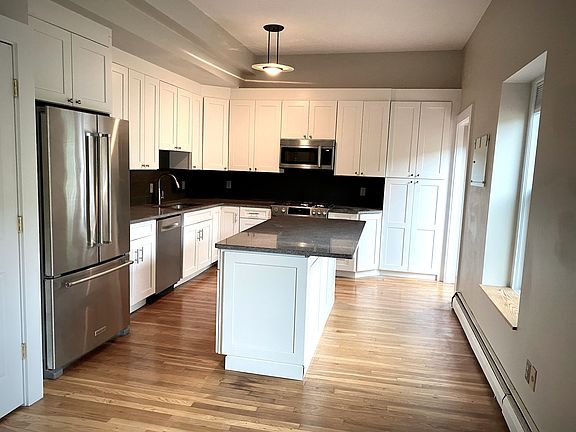 4th image of 238 Columbia St #3W