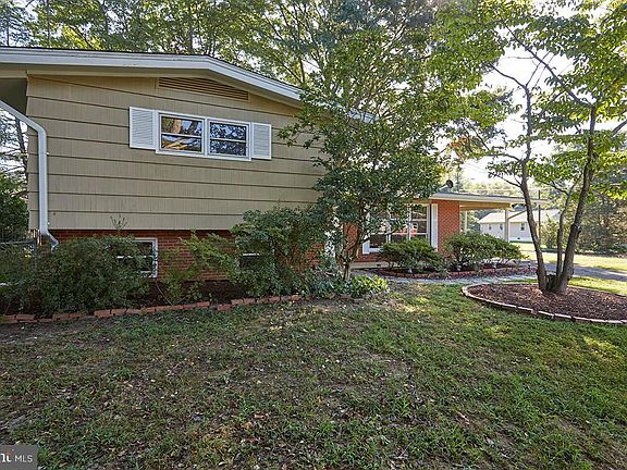 2nd image of 7813 Oaklawn Dr