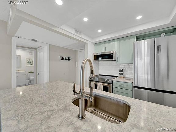 5th image of 9800 S Ocean Dr APT 403