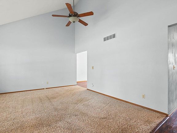 4th image of 7426 Ashton Villa