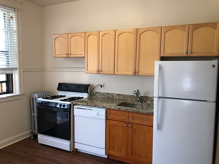 5649 S Dorchester Blvd #1R — Photo 3