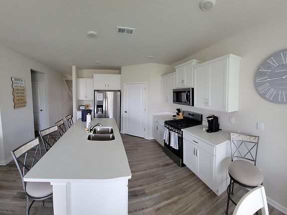 Fully-stocked kitchen for all your needs
