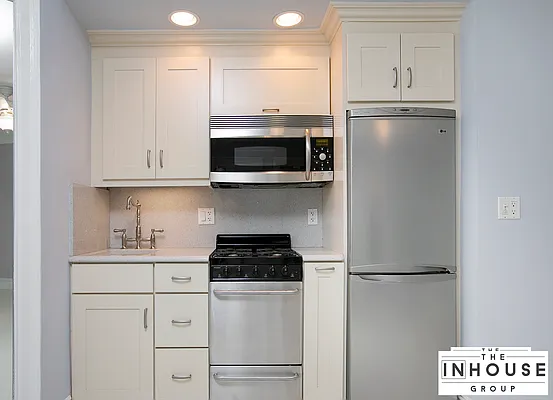 Sold by The In House Group | media 18