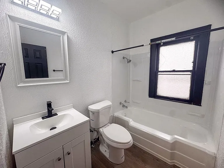 3611 E 147th St #1 — Photo 7