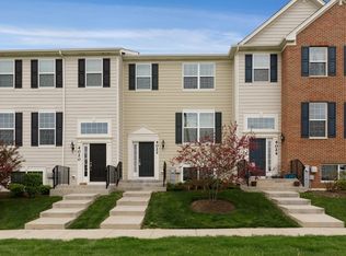 4022 Pompton Ct, Elgin, IL 60124