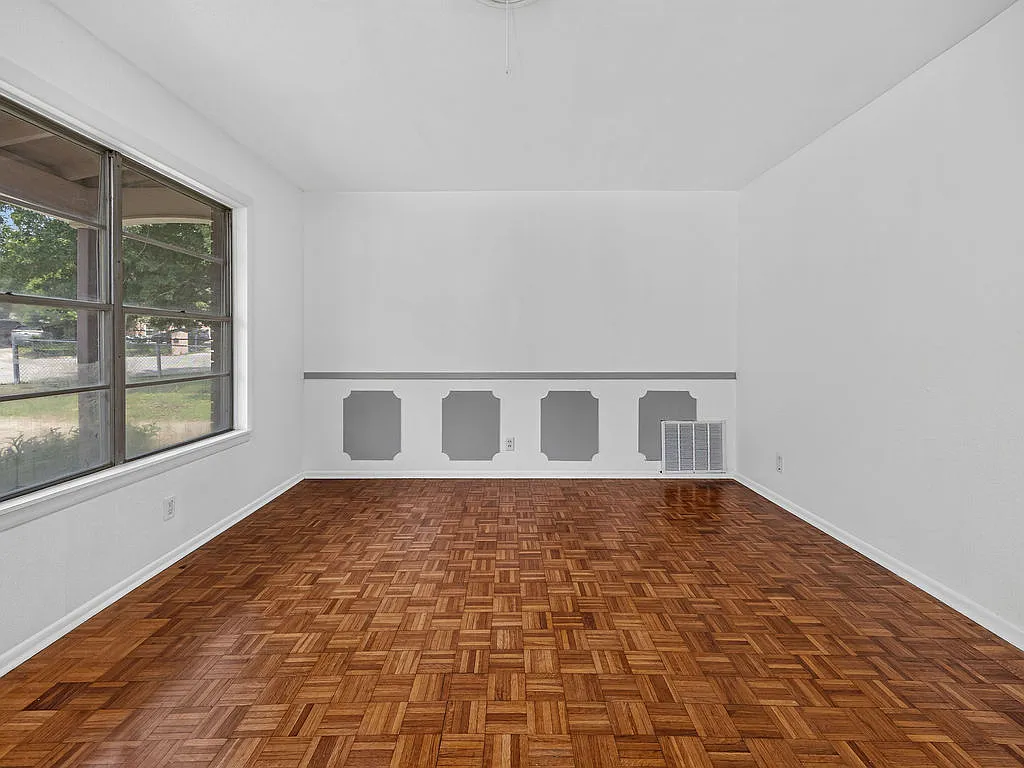 3 bed, 1320 sqft, $1,650 — Photo 3