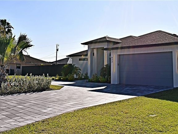 5th image of 622 NE Juanita Court Cpe