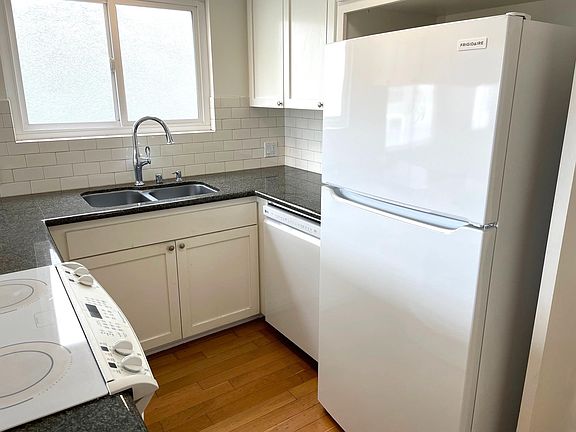4th image of 3417 Crest Dr #A