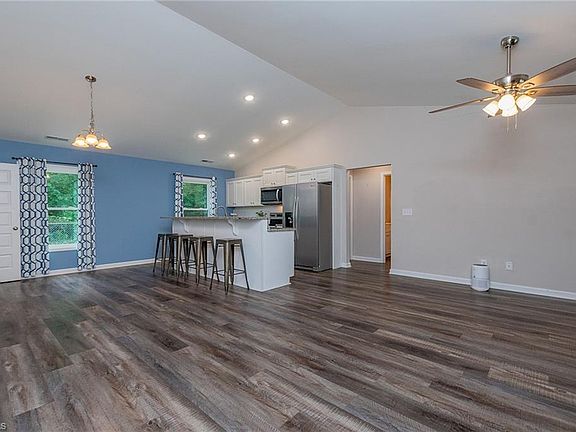 3rd image of 1 Lambeth Dr