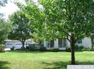 15 Parkside Dr, Copake, NY 12516