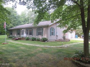 22169 Crockery Woods Rd, Casnovia, MI 49318