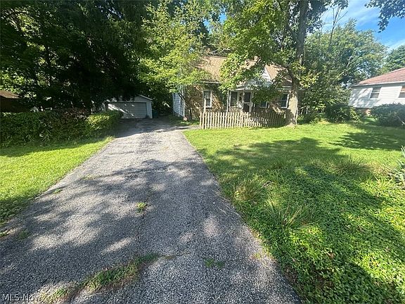3rd image of 4939 Geraldine Rd