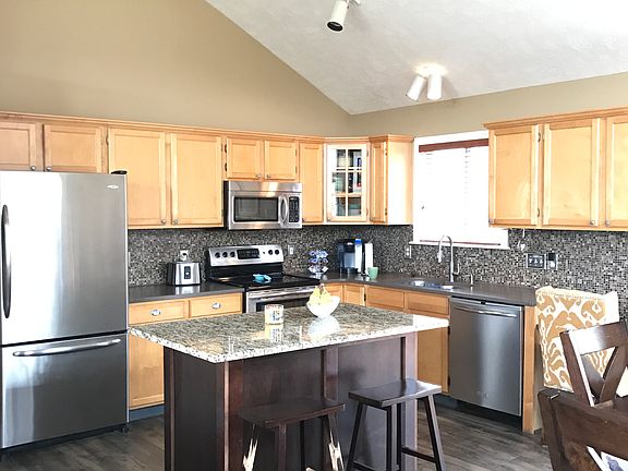 5th image of 3390 Bennington Dr NE