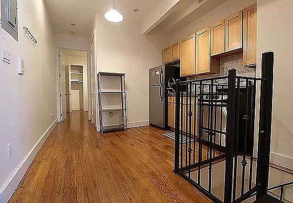 2nd image of 654 Park Pl