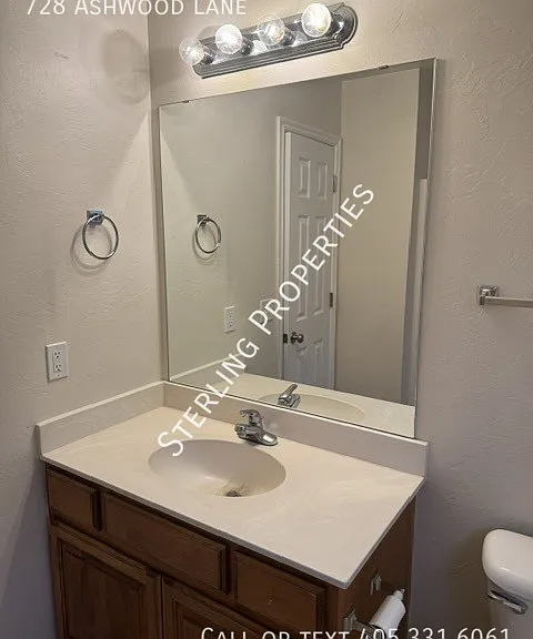 728 Ashwood Ln — Photo 34