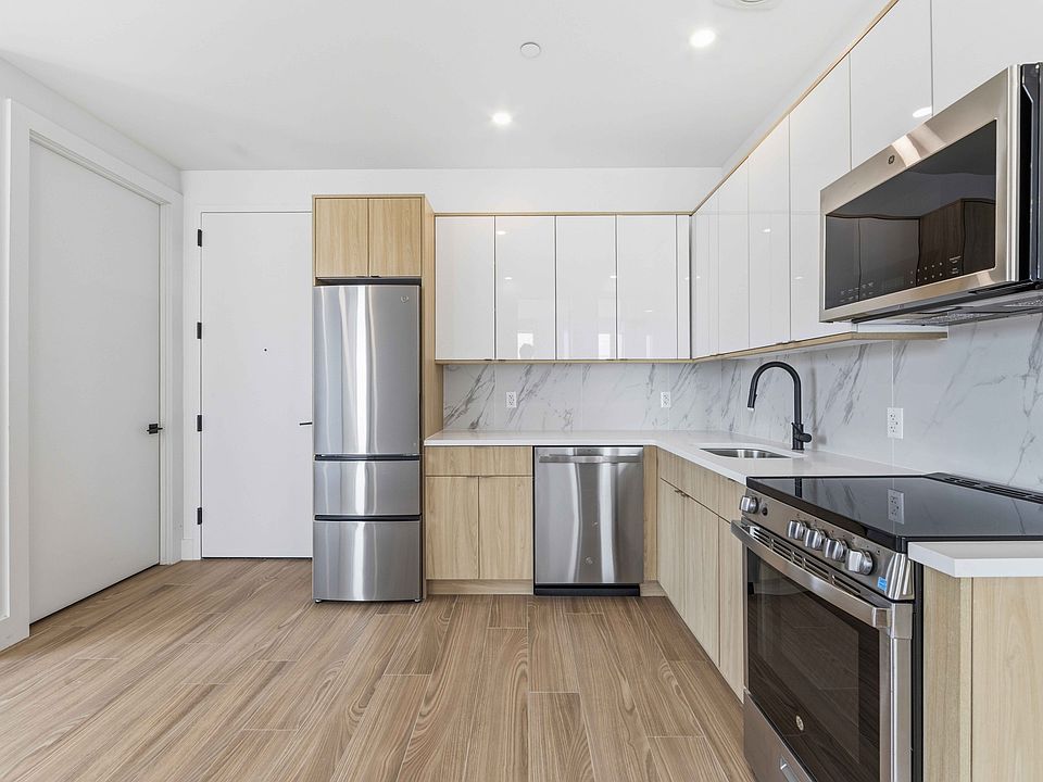 1st image of 948 New York Ave APT 3A