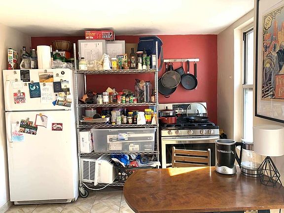 4th image of 112 Meserole St APT 4