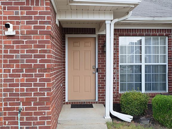 4th image of 3065 Summit Ln