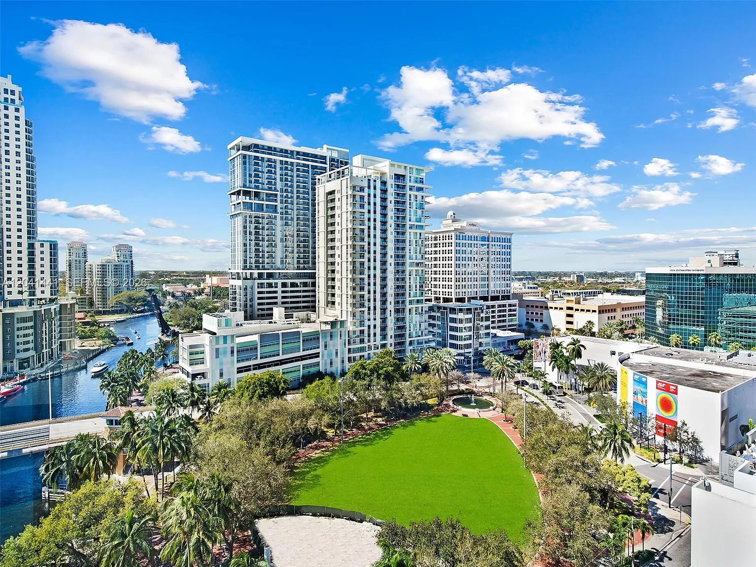 Las Olas River House Cond — Photo 2
