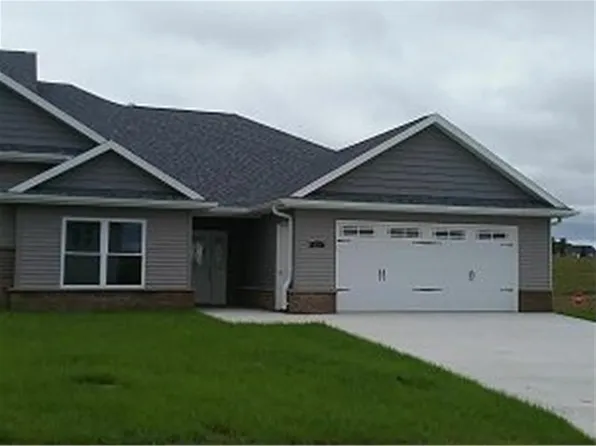 438 Angela Jean Cir, Peosta, IA 52068