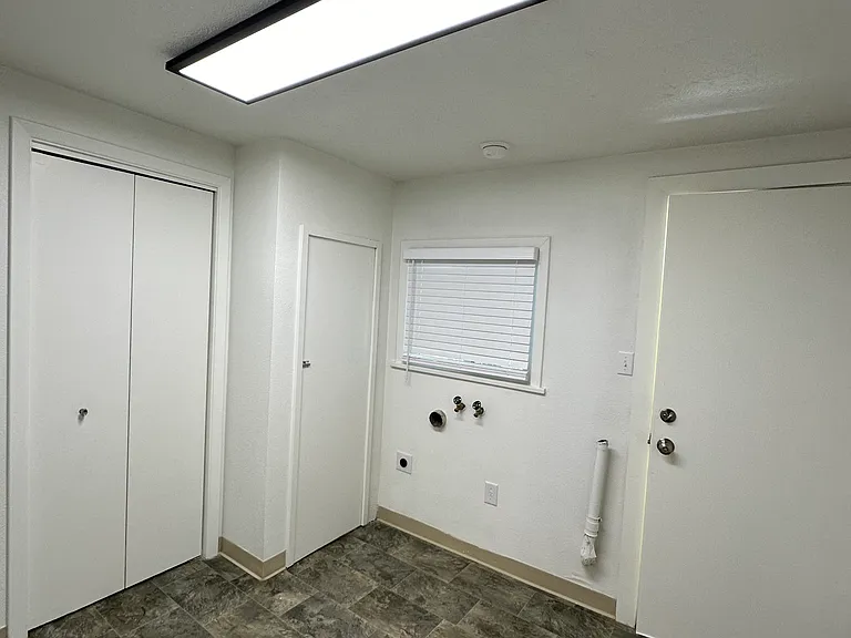 926 NE Davis St — Photo 15