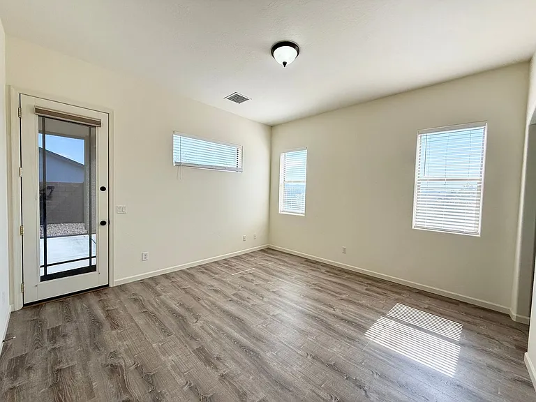 4649 N Kirkwood Ave — Photo 9