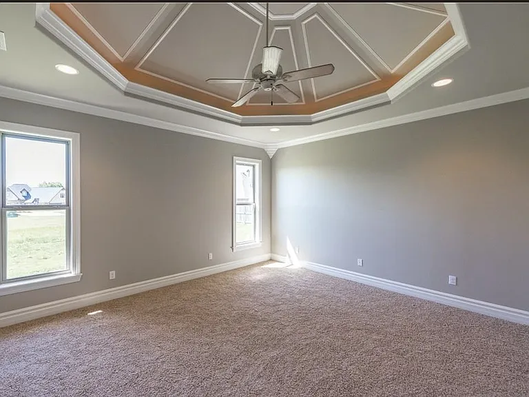 155 Lori Dr — Photo 10