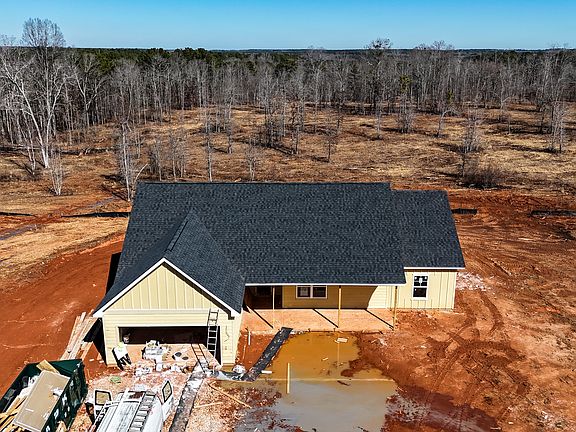 2nd image of 403 Andrews Mill Rd