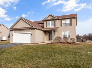 1571 Kenmore Ave, Aurora, IL 60505